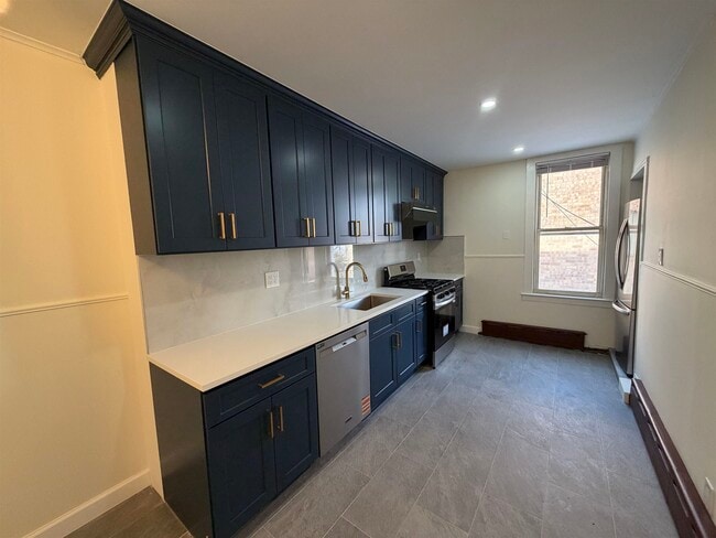 Building Photo - 600 17th St