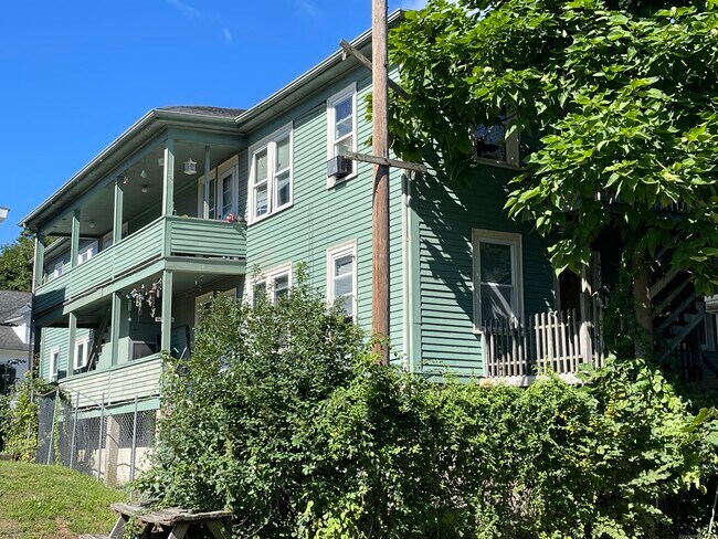 Foto del edificio - 8 Leander St