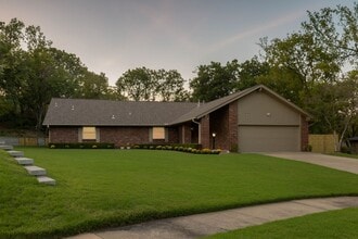 Building Photo - 5715 E 62nd Pl