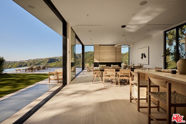 Foto del edificio - 1149 Linda Flora Dr