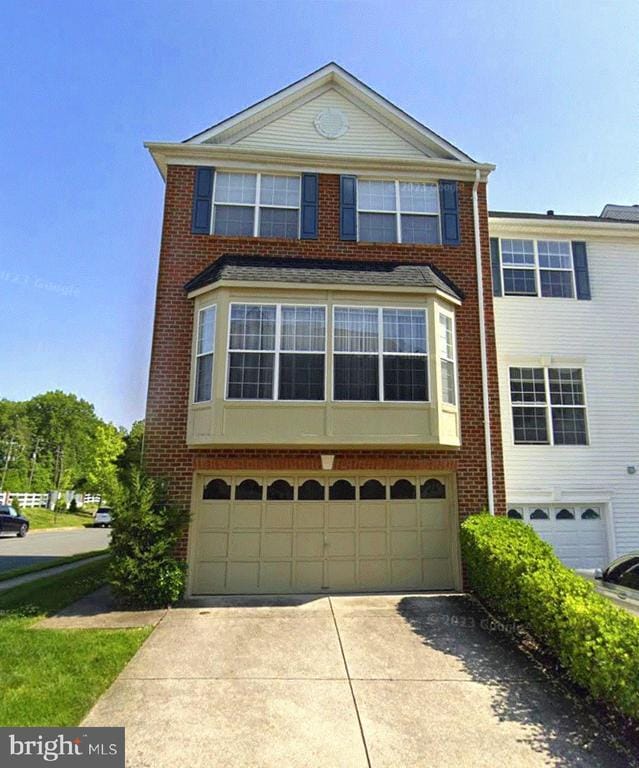 Building Photo - 6351 Regal Oak Dr