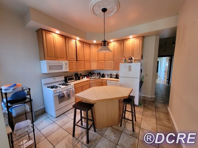 Kitchen with Dishwasher - 403 W North Ave