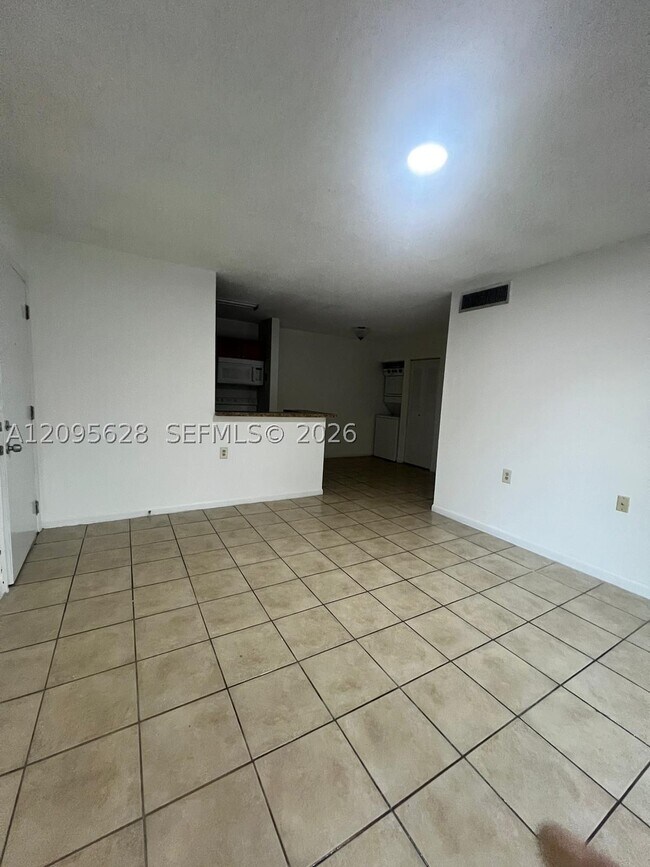Foto del edificio - 6975 NW 179th St