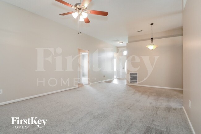 Building Photo - 2424 Willowbend Dr