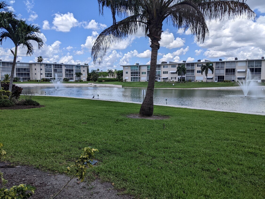 Foto principal - 2669 Garden Dr S