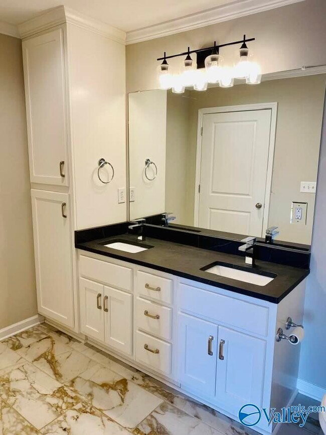 Foto del edificio - 2312 Pansy St SW