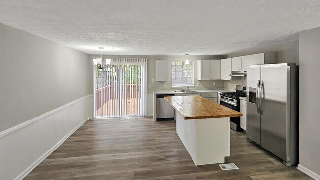 Building Photo - 5925 Sierra Dr NW