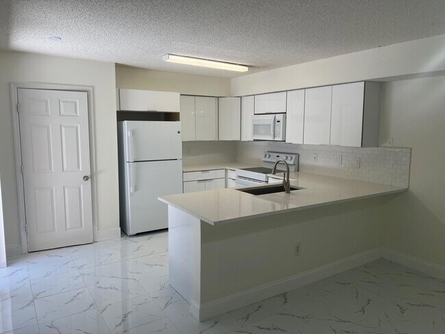 Foto del edificio - 2212 White Pine Cir