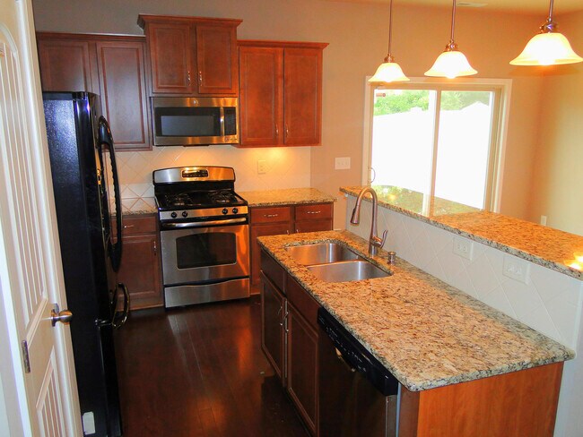 Foto del edificio - Stylish and Spacious 3 Bedroom, 2.5 Bathro...
