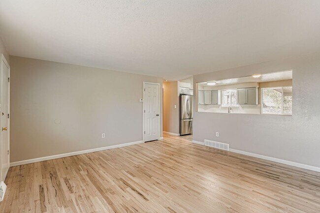 Building Photo - Beautifully Remodeled 3-Bedroom Ranch in Quiet West Arvada Neighborhood