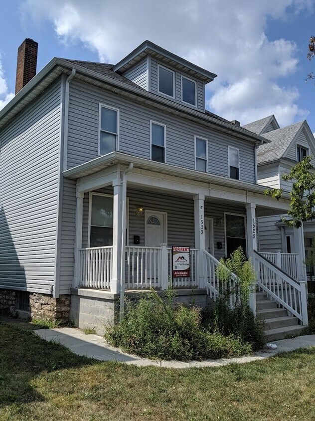 Primary Photo - 1523-1525-1525 Summit St