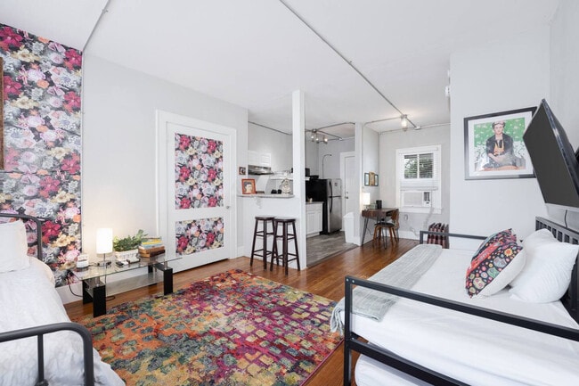 Building Photo - 304 Power St