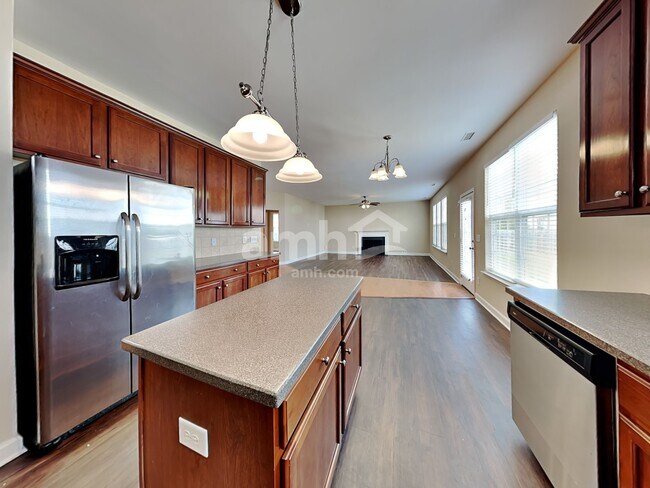 Foto del edificio - 5345 Glass Ridge Road