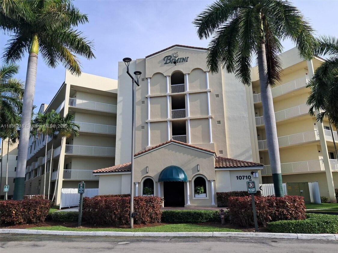 Foto principal - 10710 NW 66th St
