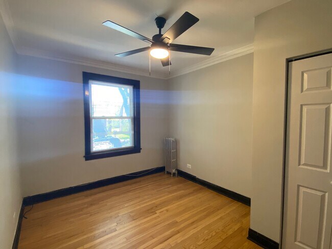 Foto del edificio - 5542 W Leland Ave