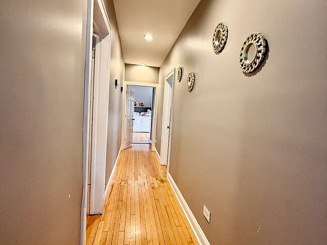 Foto del edificio - 831 N Ashland Ave