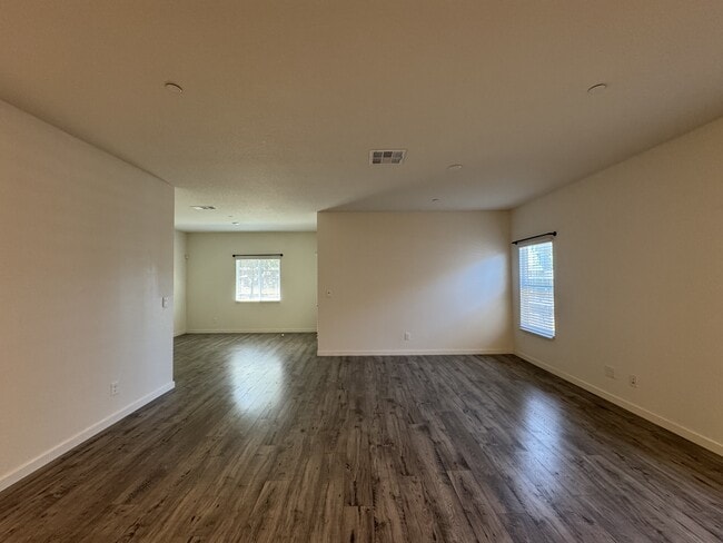 Foto del edificio - 2022 Jamison Crk Wy