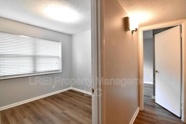 Building Photo - 9716 Titan Dr