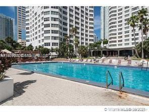 Foto del edificio - 905 Brickell Bay Dr