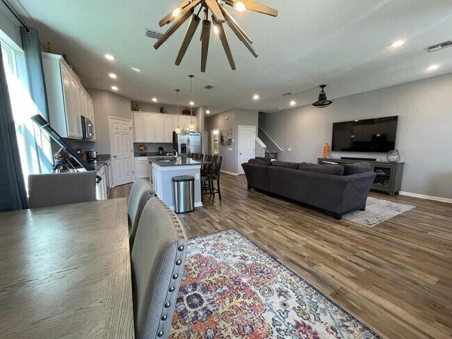 Foto del edificio - 5211 Avalon Park Blvd