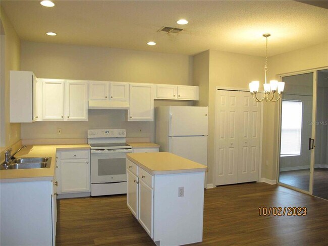 Building Photo - 4208 Pacifica Dr