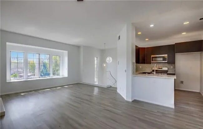 Building Photo - Charming Two Bedroom Condo in Laguna Niguel