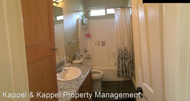 Building Photo - 3 br, 2 bath House - 1120 Tulip Lane