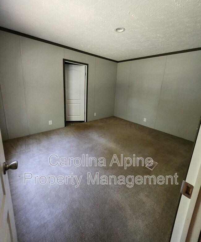 Foto del edificio - 220 Starling Ln