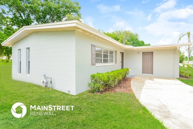 Building Photo - 6114 Oakcrest Cir