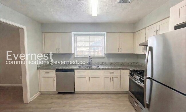 Building Photo - 1085 Samuel Dr