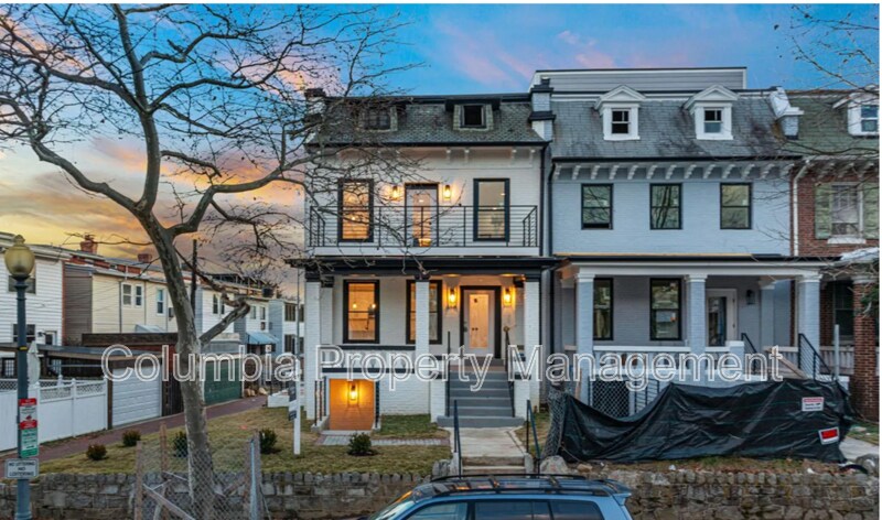 Photo - 616 Quebec Pl NW