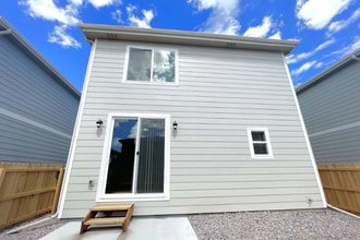 Building Photo - 13545 Arriba Dr