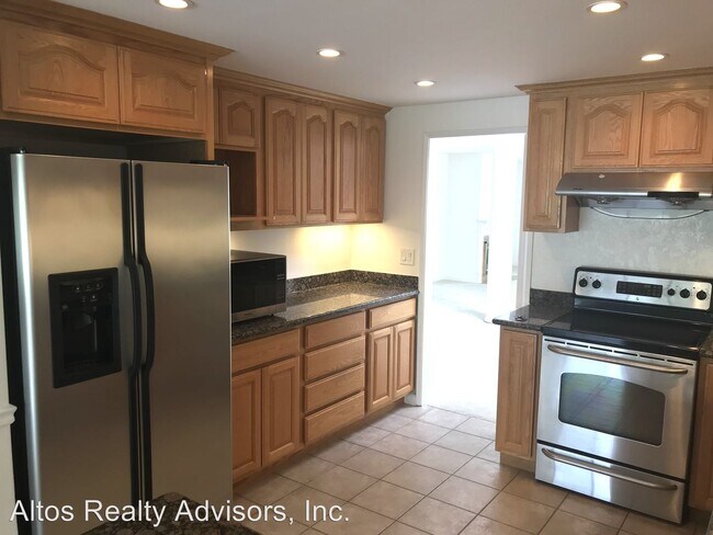 Building Photo - 3 br, 2.5 bath House - 835 Balboa Lane