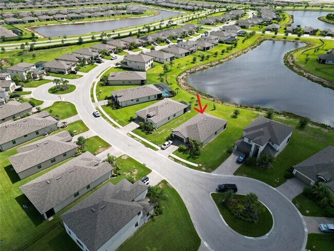 Foto del edificio - 14631 Monrovia Ln