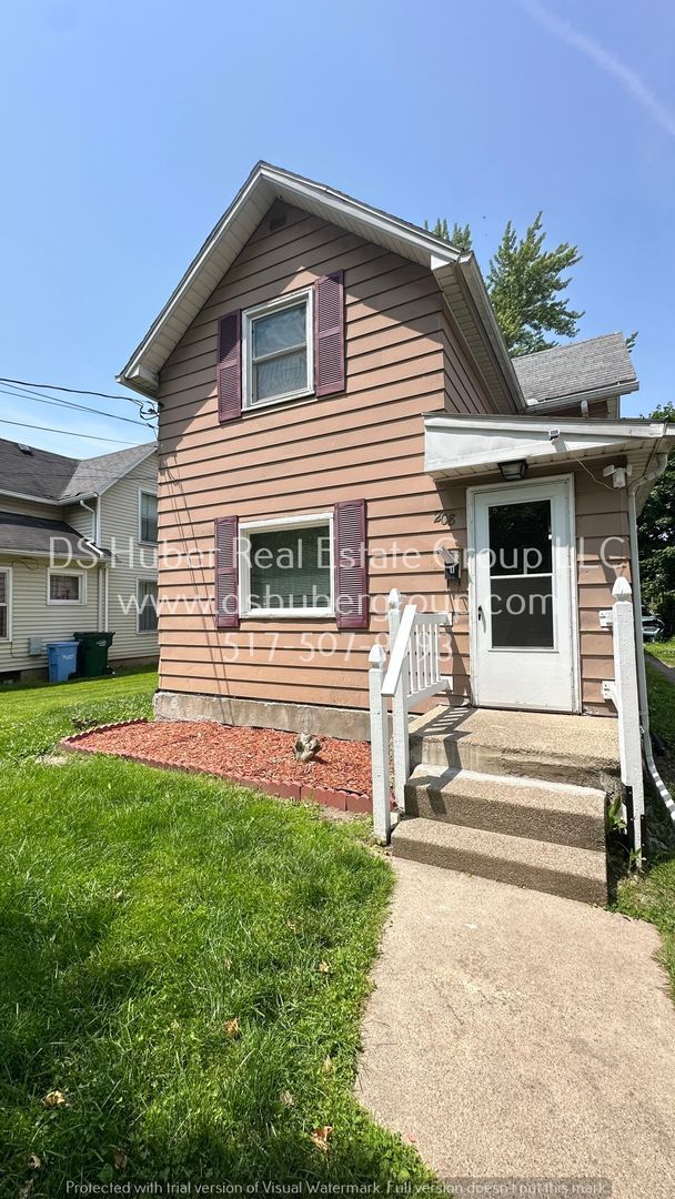 Building Photo - 208 S 8th St