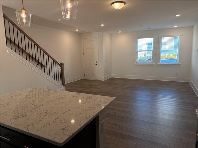 Building Photo - 1605 Aeslin Dr NW