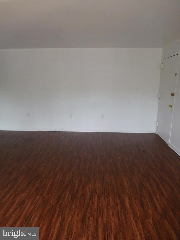 Foto principal - 9493 Fairfax Blvd
