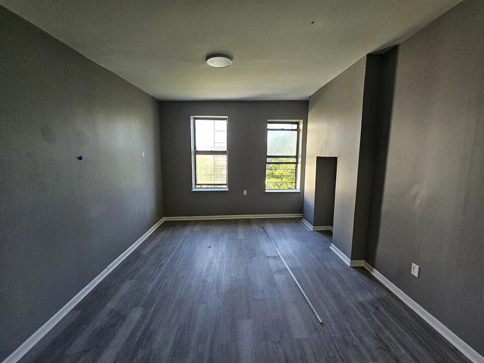 Foto principal - 901 DeKalb Ave