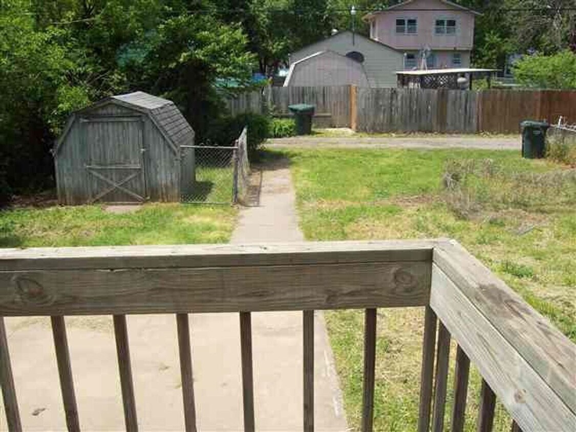 Building Photo - 4 Bedroom House in the Desirable Seaman Di...
