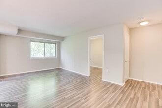 Building Photo - 5200 Crossfield Ct
