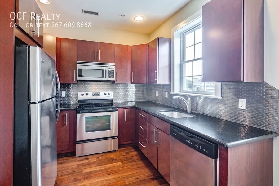 Foto principal - 2633 Catharine St