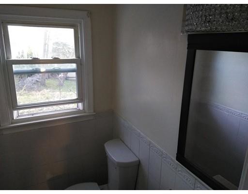 Building Photo - 15 Lantern Ln
