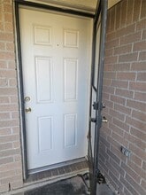 Building Photo - 11015 Walkup Way