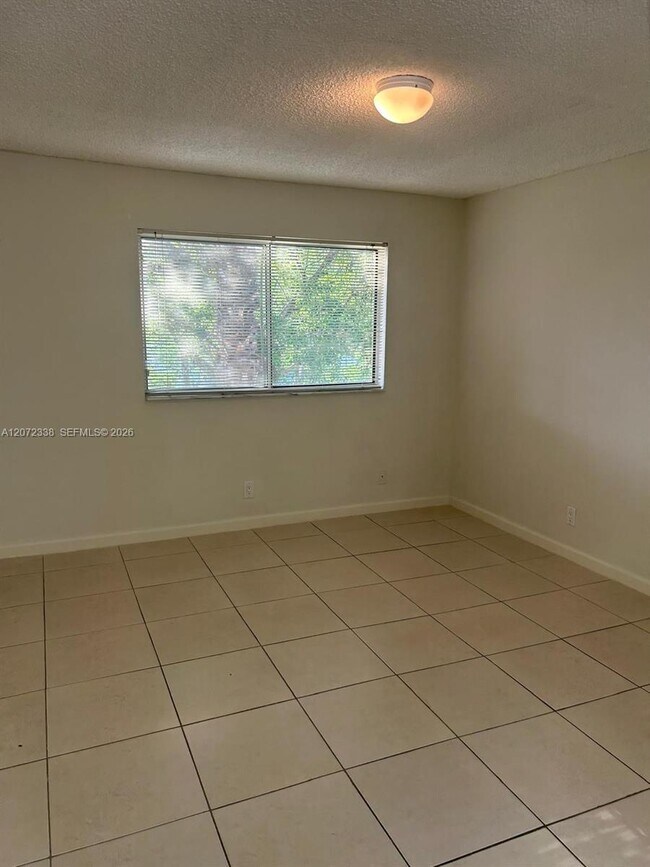Building Photo - 3480 Pinewalk Dr N