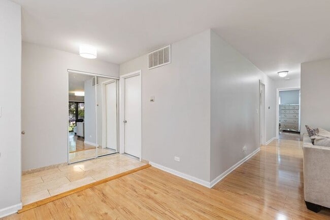 Building Photo - 2930 Northampton Dr