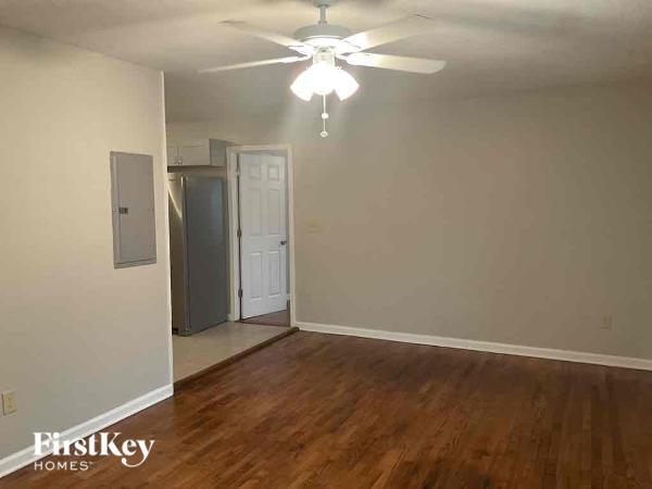 Foto del edificio - 6064 Blackhawk Trail SE