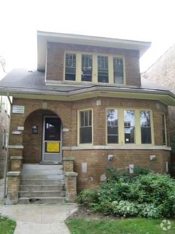 Building Photo - 5747 N Talman Ave