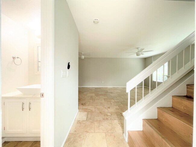 Foto del edificio - Charming Townhome in Desirable Calavera Hills!