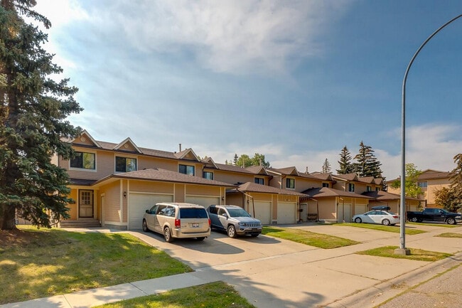 Photo du bâtiment - Woodlands Townhomes