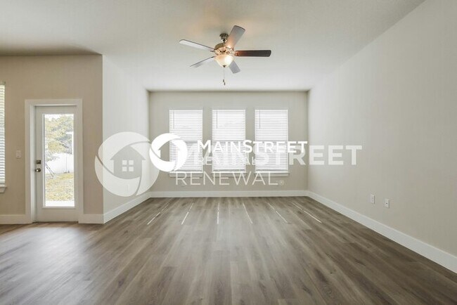 Building Photo - 3 Bedroom Pet-Friendly Home in Deland, FL with Main Street Renewal